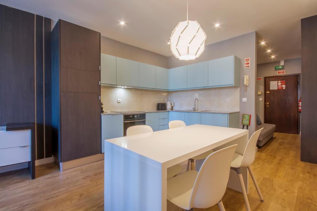 408 Gale Center Apartamento Wi-Fi, Estacionamento Porto Eksteriør billede